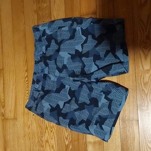 ARMANI EXCHANGE SHORTSCAMO STYLE WITH ARMANI EXCHANGE LOGO ALLOVER SIZE 36